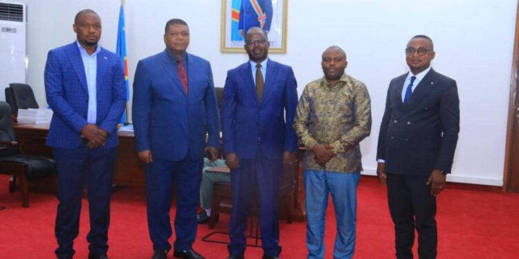 RDC-Politique : Les hauts cadres du Parti politique VERITAS rencontrent le Vice-President de l’assemblée nationale