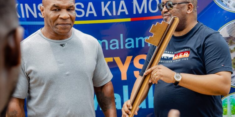 50 ans du Combat du Siècle Ali–Foreman, Mike Tyson honoré à Maluku