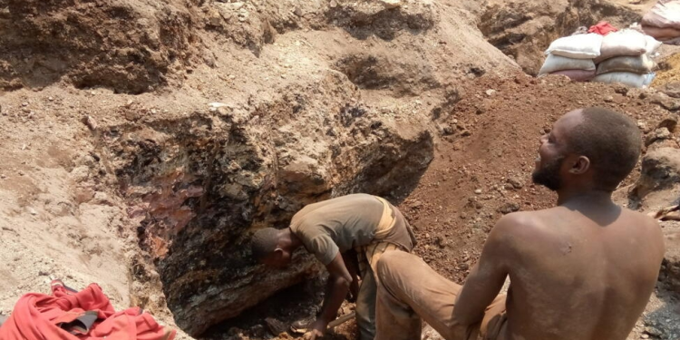 Lualaba : le gouvernement promet un plan d’action après l’effondrement meurtrier d’un site minier à Kawama